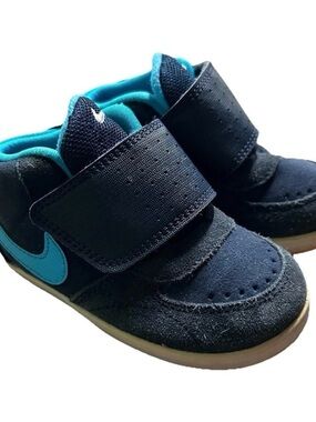 Toddler Boy Navy Blue Nike Sneakers Easy Off & On Size 6